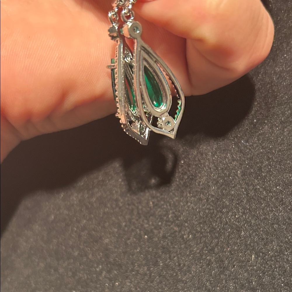 Elegant Silver and Green Teardrop Earrings - Picture 5 of 5